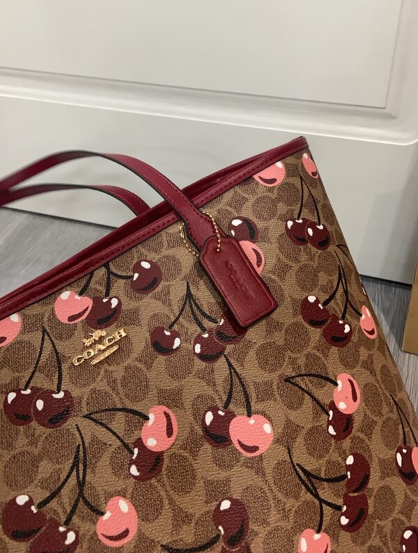 Jam5259  COACH 49$ - Image 2