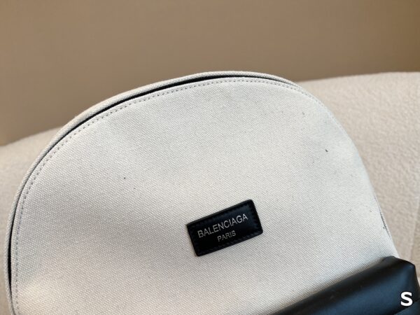 Jam4034  Balenciaga   82$ - Image 2