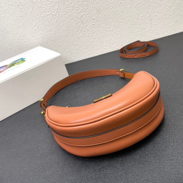Jam5362 PRADA 69.99$ - Image 2