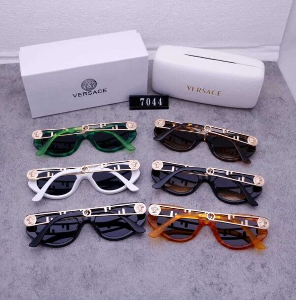 Jam2867 VERSACE 23.99$ 175 - Image 2