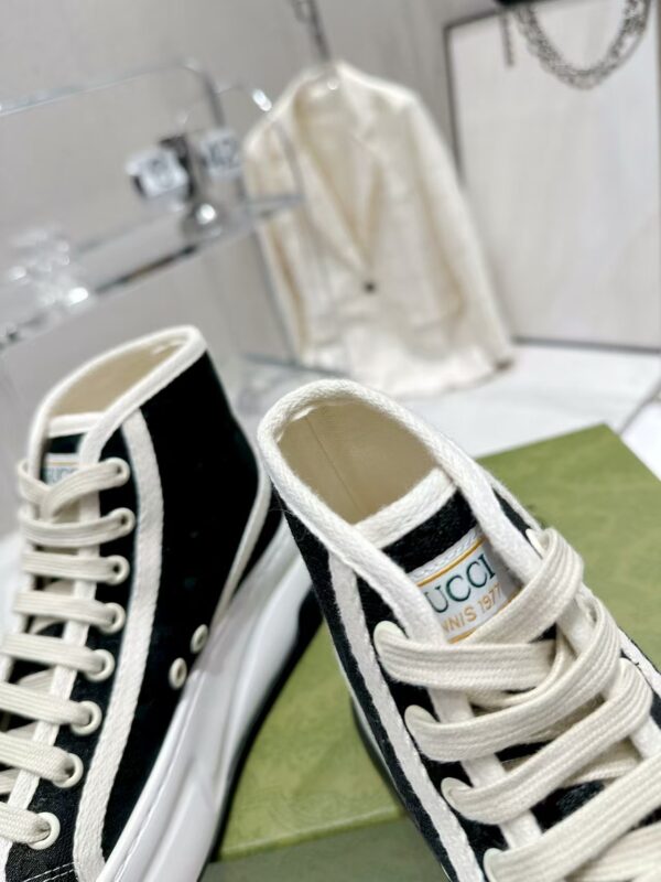 TL2590 GUCCI 55$