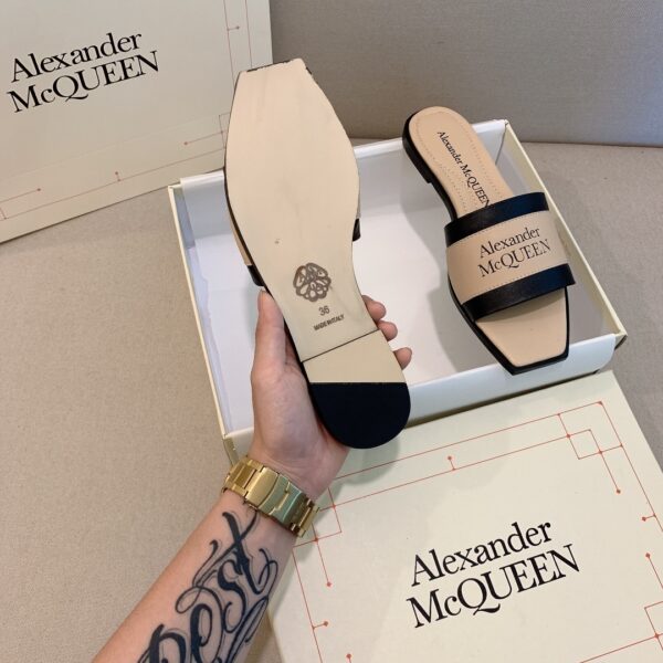 Jes3526 34.99$ McQueen -F - Image 11
