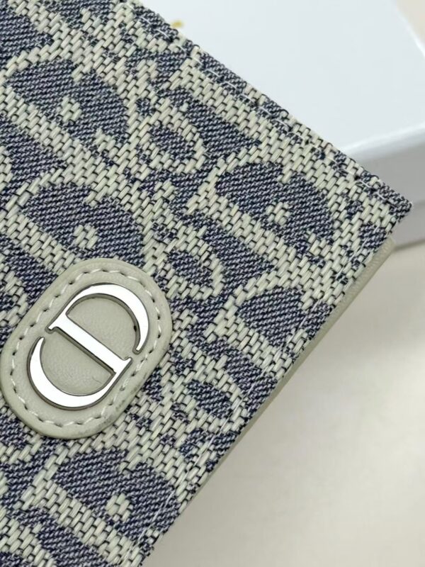 TL2583 DIOR 40.99$ BOX - Image 5