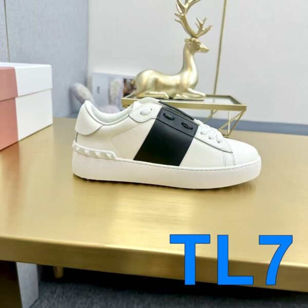 TL2580 Valentino 55$ box - Image 17