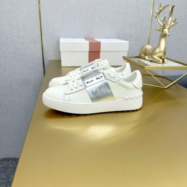TL2580 Valentino 55$ box - Image 5