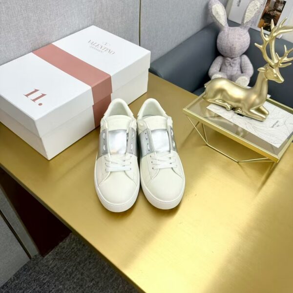 TL2580 Valentino 55$ box - Image 7