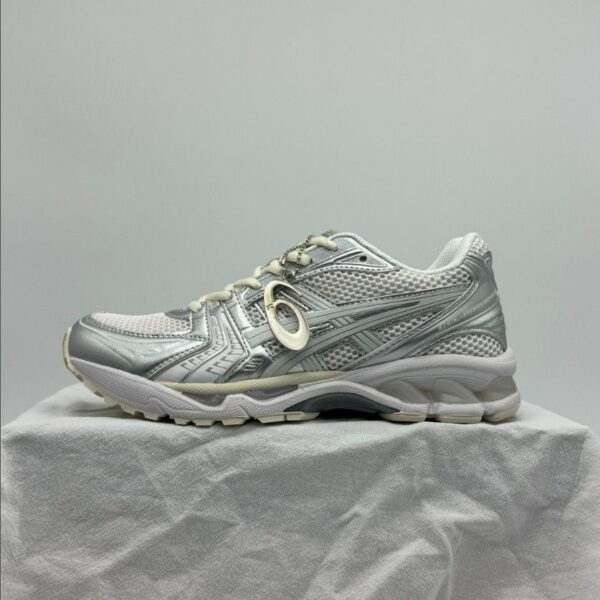 Jam4156 Gel-kayano 68$ - Image 12