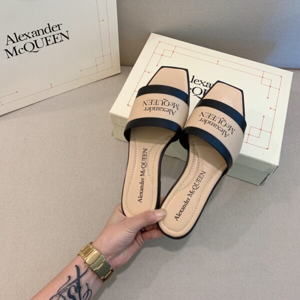 Jes3526 34.99$ McQueen -F - Image 13