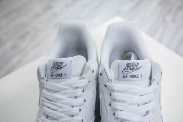 TL2565 NIKE 55$