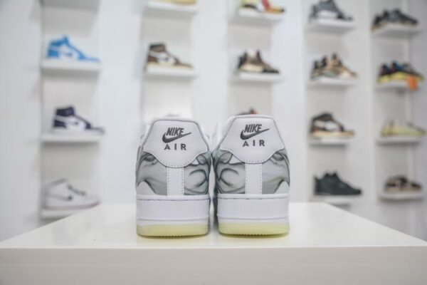 TL2565 NIKE 55$ - Image 9