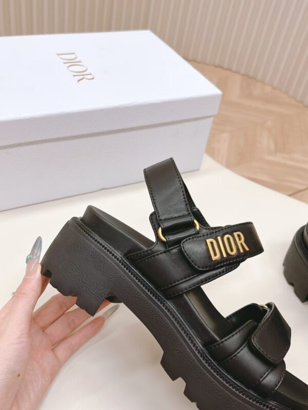 TL2558 DIOR 86.99$ BOX