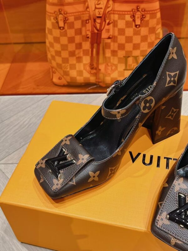 TL2556 LV 75.99$ BOX - Image 4