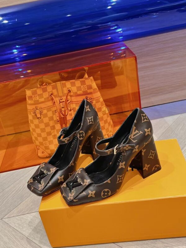 TL2556 LV 75.99$ BOX - Image 5