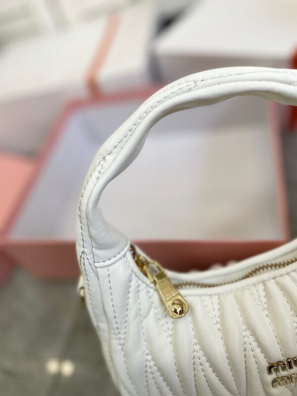 Jam3676 MIUMIU 49.99$  370 GBB - Image 14