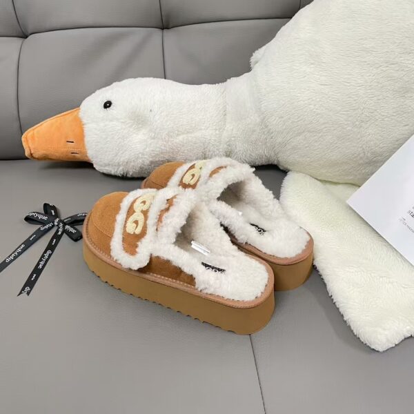 TL2552 UGG 49.99$ BOX - Image 2