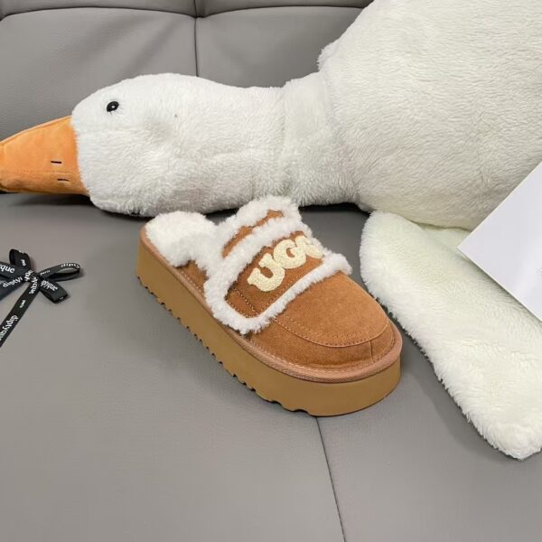 TL2552 UGG 49.99$ BOX - Image 5