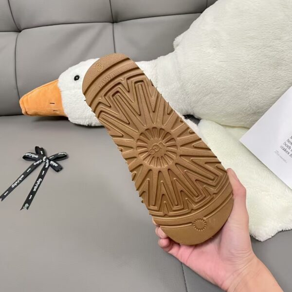 TL2552 UGG 49.99$ BOX - Image 8