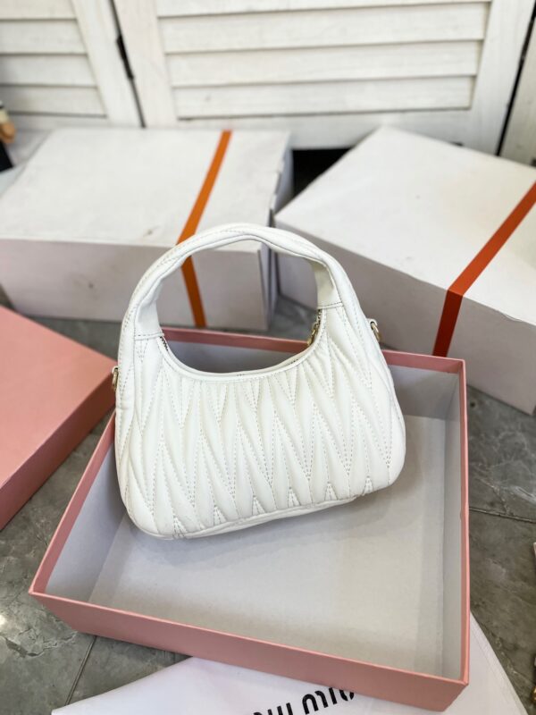 Jam3676 MIUMIU 49.99$  370 GBB - Image 15
