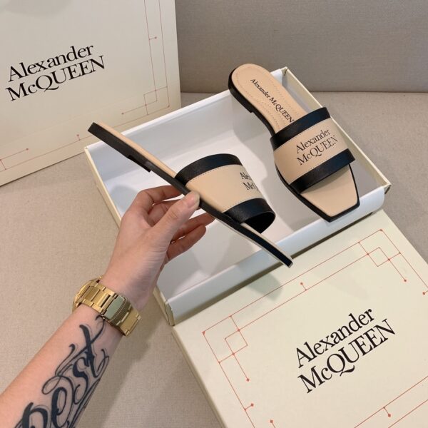 Jes3526 34.99$ McQueen -F - Image 15