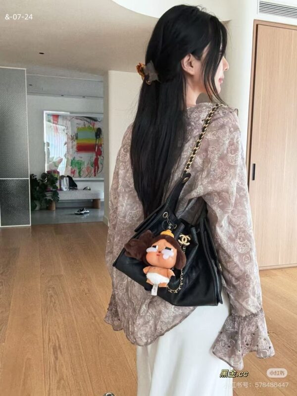 TL2542 CHANEL 75$ BOX