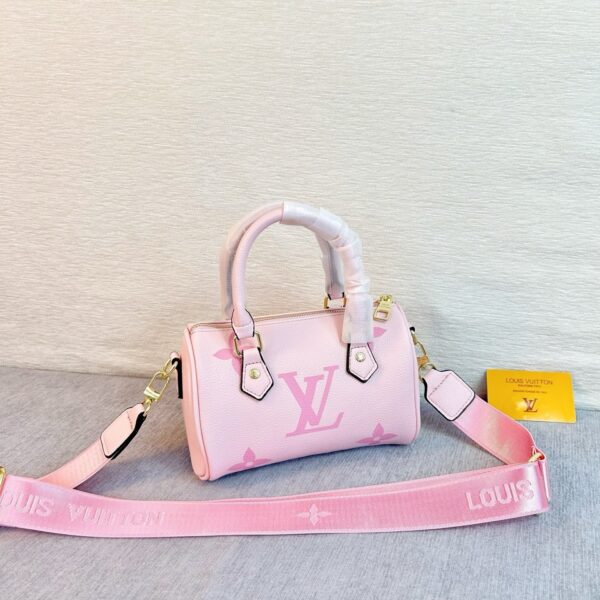 TL2538 CHANEL 45.99$ BOX