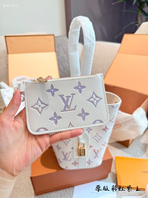 TL2536 LV 67$ with box