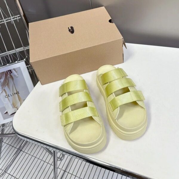 Jam5283  UGG   59.99$ - Image 16