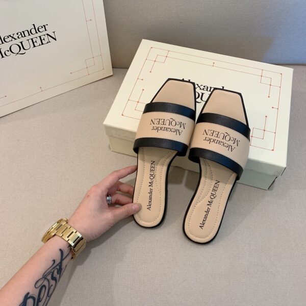 Jes3526 34.99$ McQueen -F - Image 16