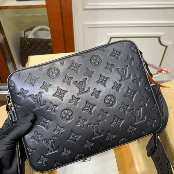 Z4678-55$ LV With box