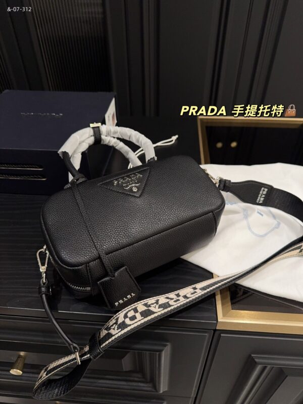 TL2528 PRADA 69.99$