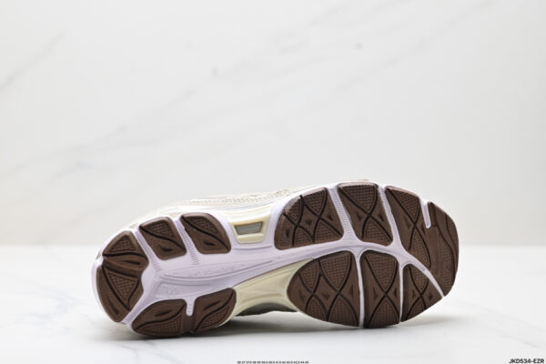 Jam4139   ASICS  58$ - Image 17