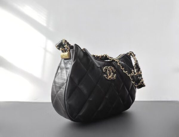 TL2523 CHANEL 59.99$