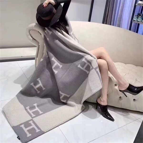 Z4541-55.99$-Hermes size 135CM-170CM Weight 800 grams - Image 8