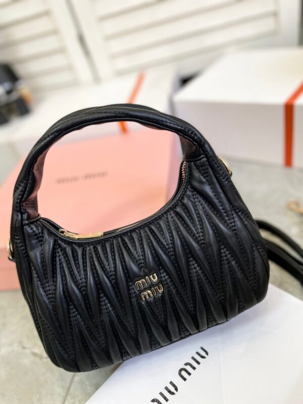Jam3676 MIUMIU 49.99$  370 GBB - Image 18