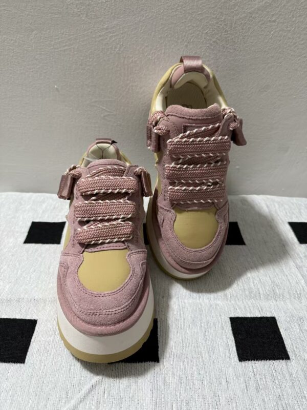 TL2496 UGG 88$ - Image 10