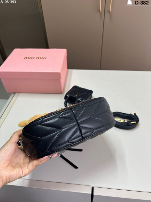 TL2492 MIUMIU 69.99$ BOX