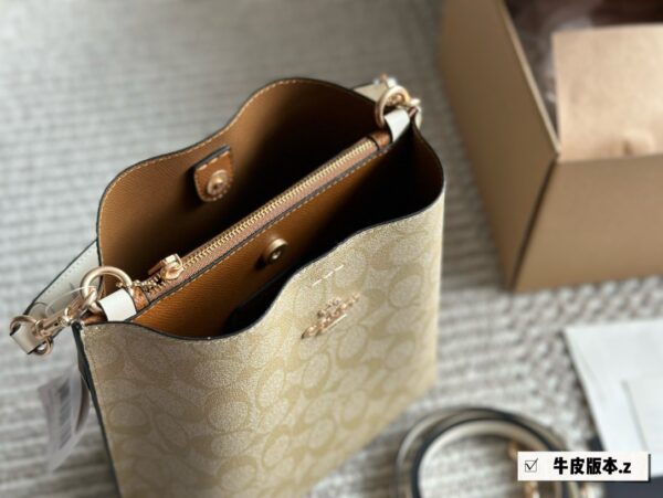 Jam5412  COACH 75$ - Image 3