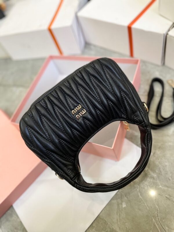 Jam3676 MIUMIU 49.99$  370 GBB - Image 21