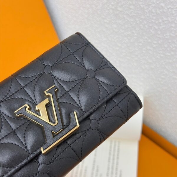 TL2444 LV 42. - Image 7