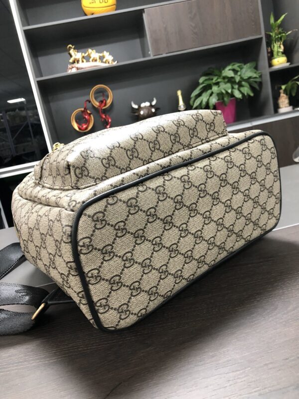 Jes2572 27.96$ GUCCI -ZSBB
