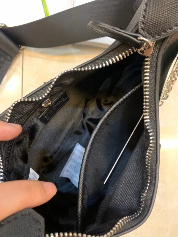 Jam246 PRADA 44.55$ 330 - Image 3