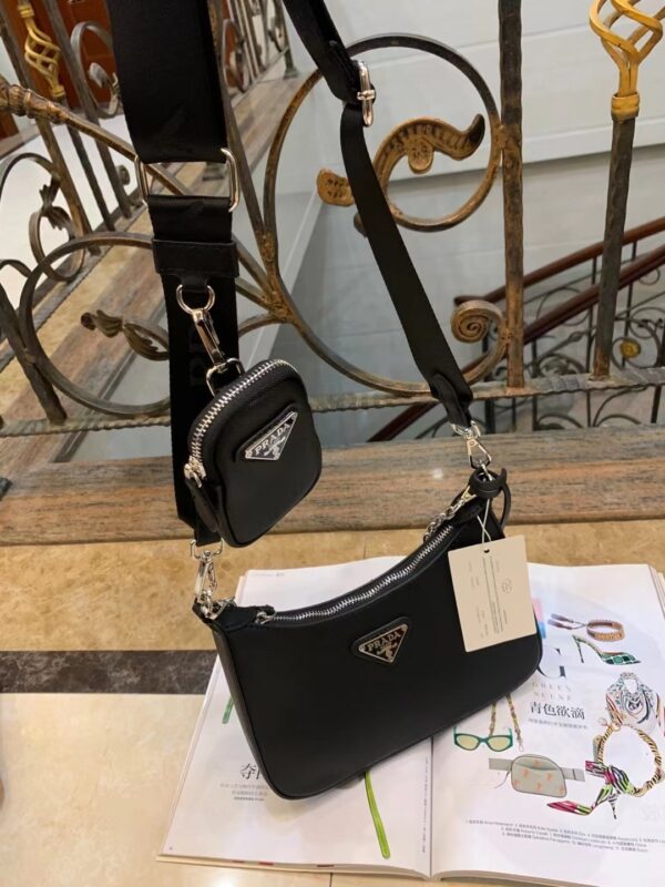 Jam246 PRADA 44.55$ 330
