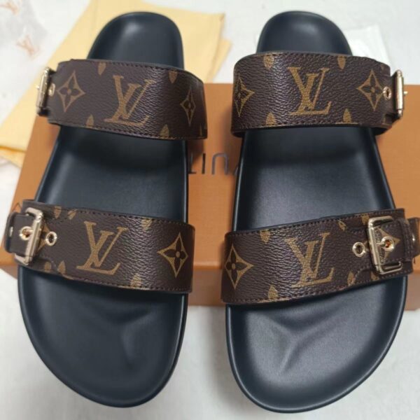 2934 LV 52.99$ with box size 35-45
