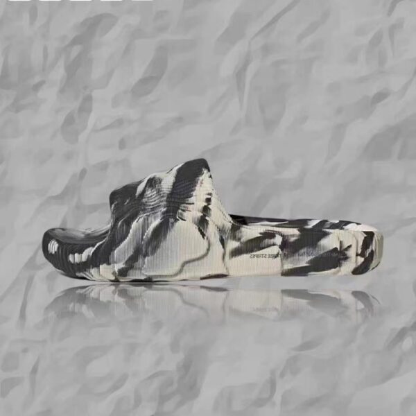 Jam4773 Adidas 29.9$ 215 YZTX