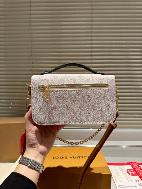 Jam4168  LV 79$