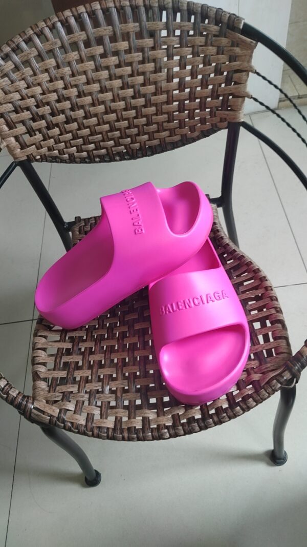 Jam4023 Balenciaga TOP 5A 47$ TLDD