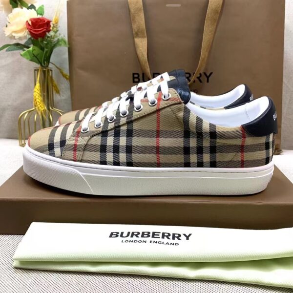 Jam1493 Burberry 89.99$ TLDD2