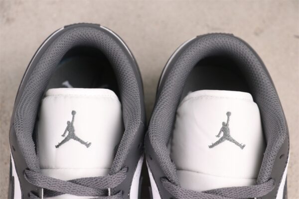 Jam4015 NIKE AIR  55$
