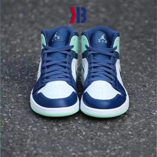 Jes3092 NIKE 38.5$