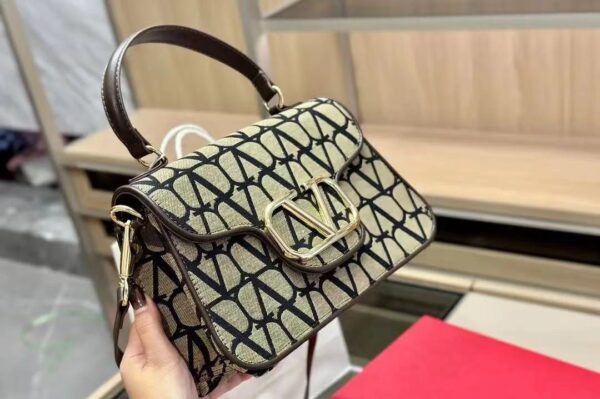 Jam1022 Valentino 75$ 540  GBB